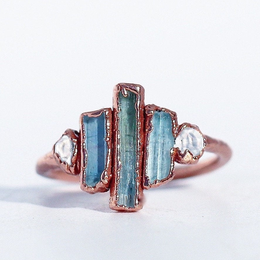 Raw Aquamarine Bar Ring, March Birthstone Jewelry, Unique Gemstone Ring, Organic Ring Stones, Gift for Her Birthday, Copper Statement Ring