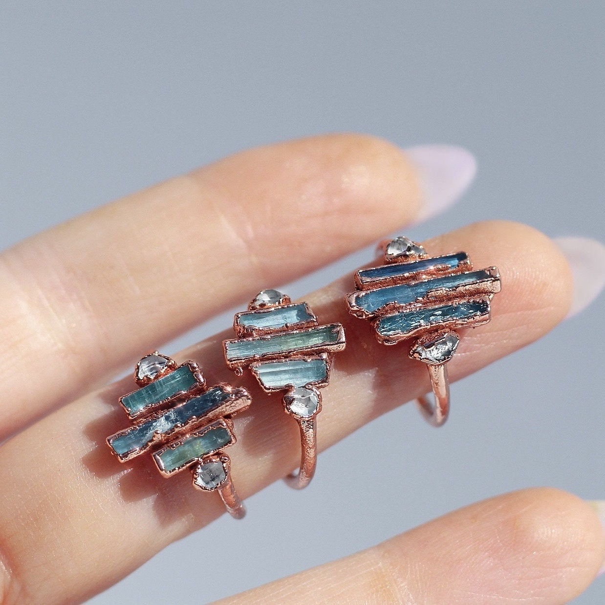Raw Aquamarine Bar Ring, March Birthstone Jewelry, Unique Gemstone Ring, Organic Ring Stones, Gift for Her Birthday, Copper Statement Ring