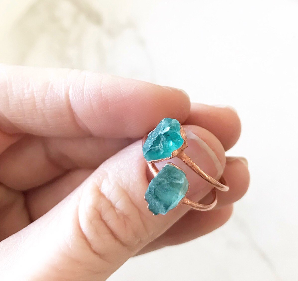 Blue Crystal Ring, Apatite Ring, Raw Blue Stone Ring, Copper Crystal Ring, Neon Apatite Ring, Raw Stone Jewelry, Blue Apatite Ring