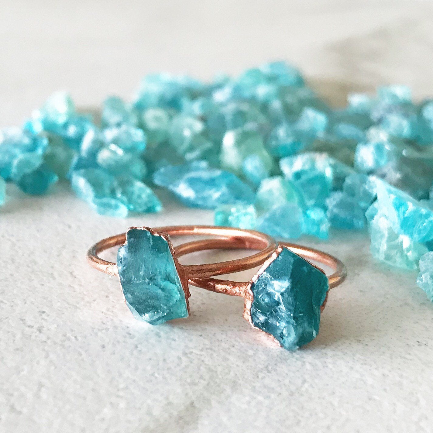 Blue Crystal Ring, Apatite Ring, Raw Blue Stone Ring, Copper Crystal Ring, Neon Apatite Ring, Raw Stone Jewelry, Blue Apatite Ring