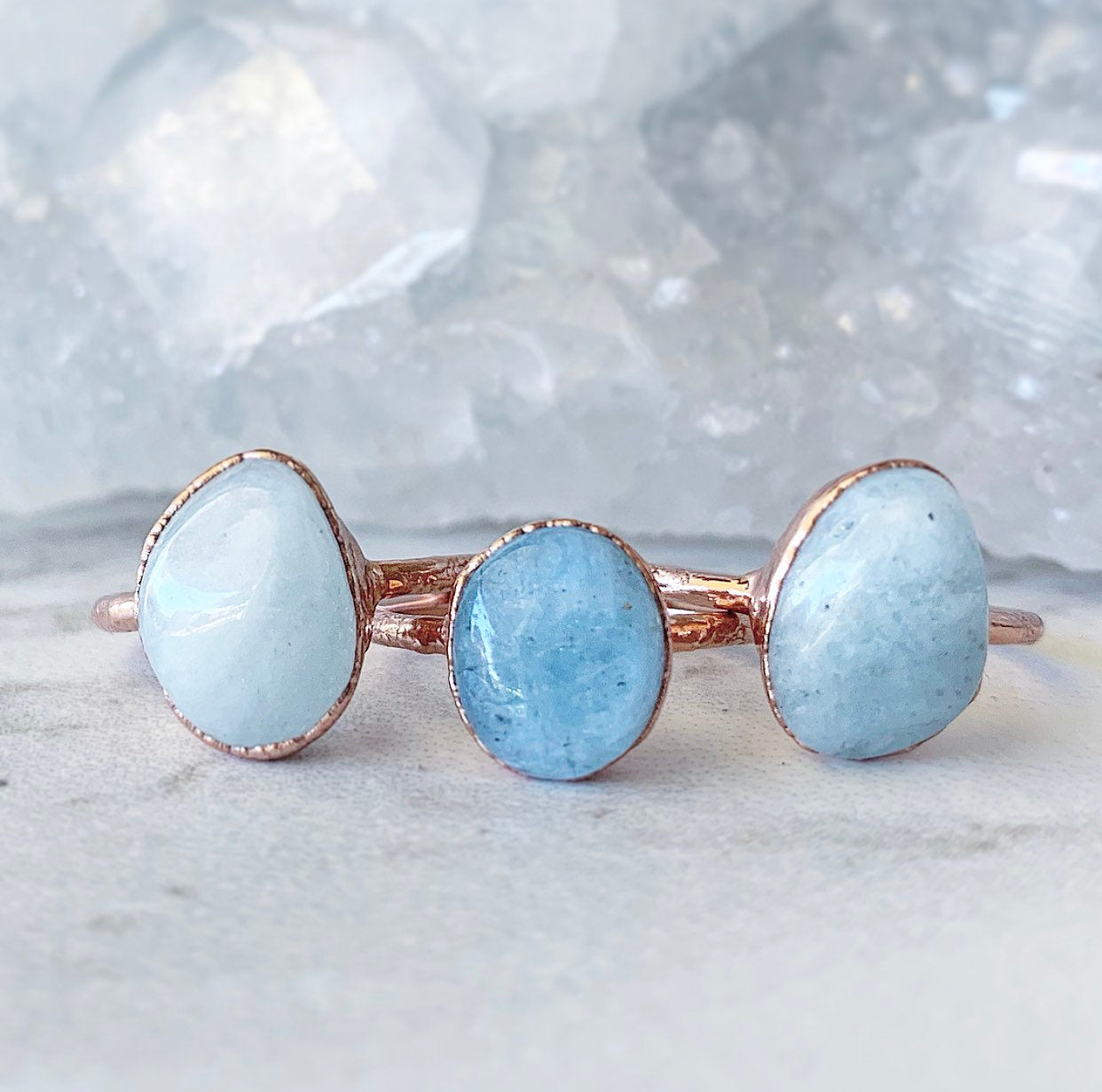 March Birthstone Ring, Round Aquamarine Stone Ring, Raw Aquamarine Crystal Ring, Blue Healing Crystal Ring, Natural Raw Stone Ring Copper