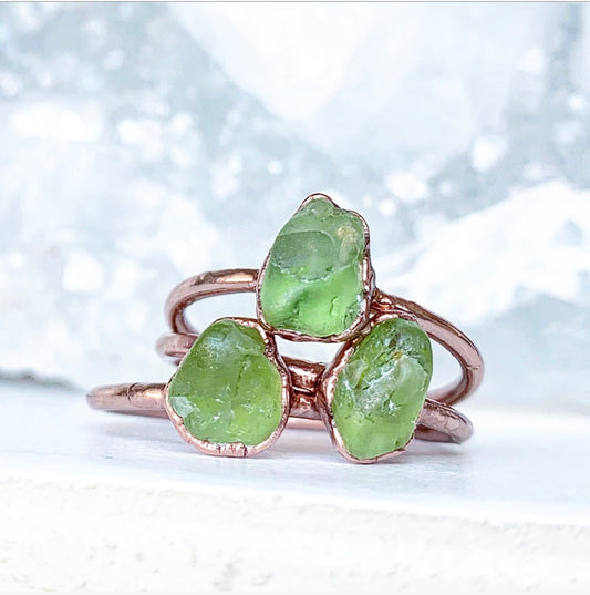Raw Peridot Stacking Ring, August Birthstone Ring, Rough Stone Stacking Ring, August Birthstone Jewelry Gift, August Birthday Gift for Her