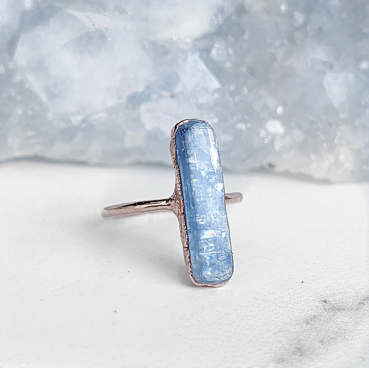 Blue Kyanite Ring, Taurus Birthstone Ring, Kyanite Blade Ring, Raw Kyanite Jewelry, Blue Crystal Statement Ring, Healing Copper Ring