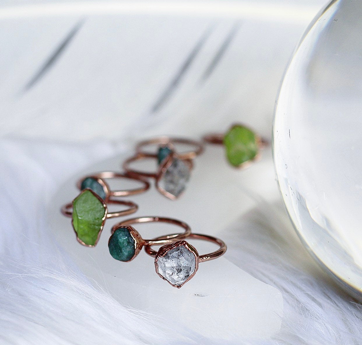 Raw Peridot Ring, Birthstone Jewelry, August Birthstone Ring, Green Crystal Ring, Peridot Stone Ring, Copper Crystal Ring, Natural Stone