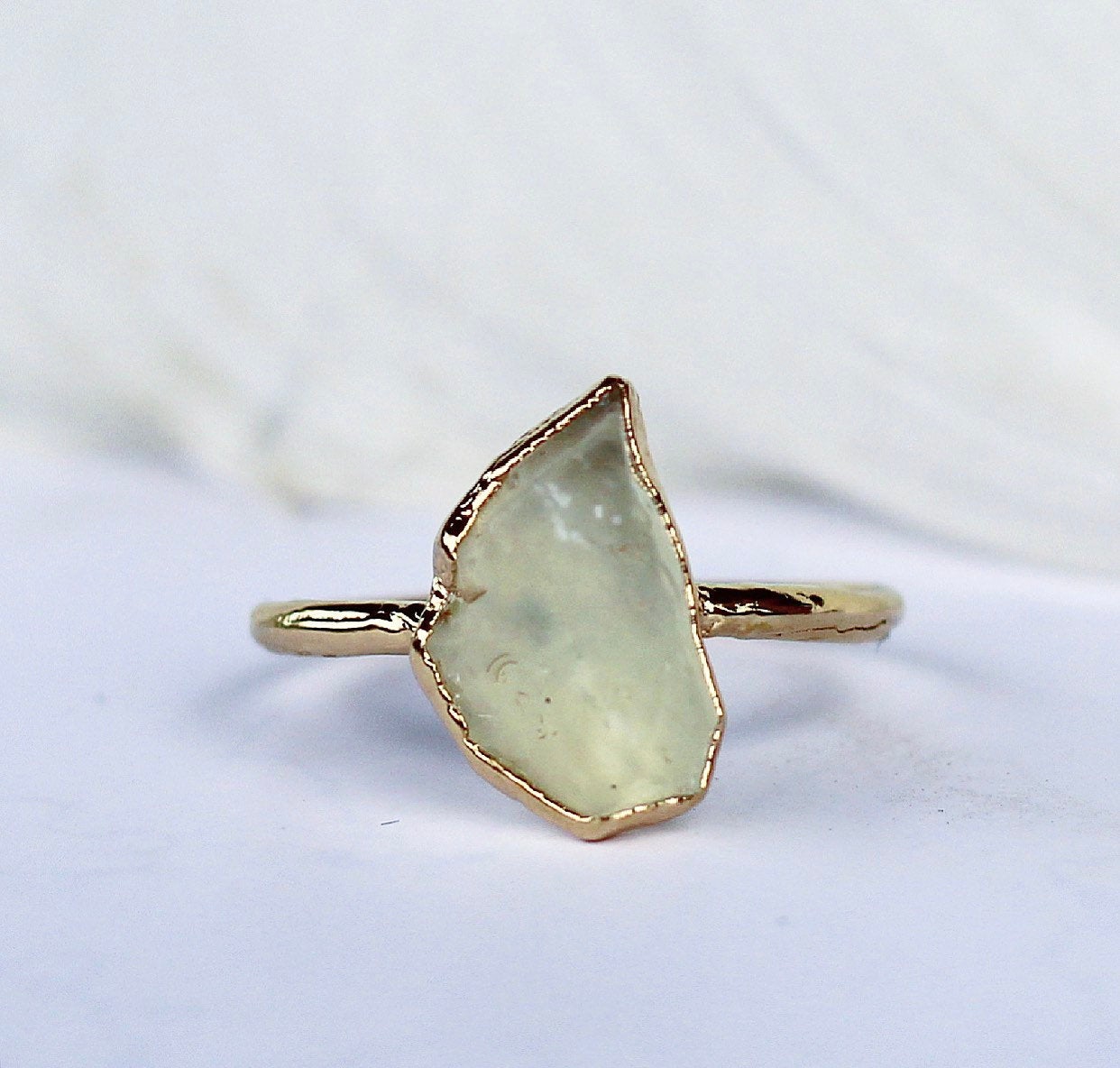 Libyan Desert Glass Ring Gold, Tektite Ring Gold Band, Meteor Gemstone Ring, Raw Libyan Desert Glass Stone Ring, Real Libyan Desert Glass