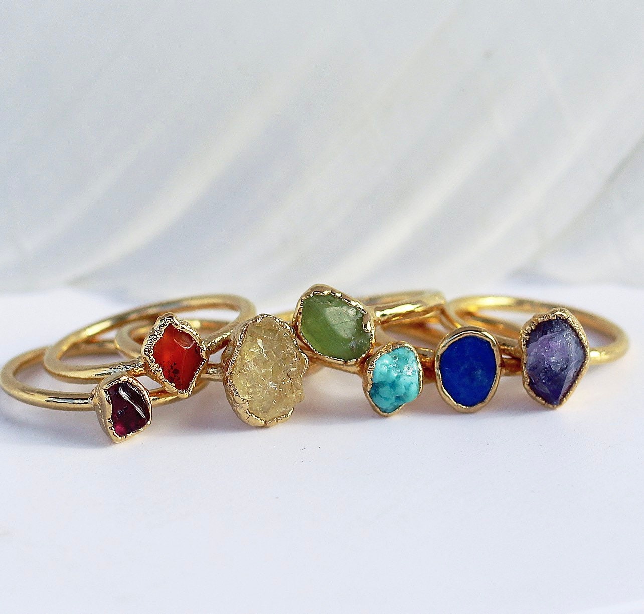 Raw Peridot Ring in Gold, August Birthstone Gold Ring, Raw Green Stone Ring, August Birthstone Gift, August Gift for Her, Birthstone Crystal