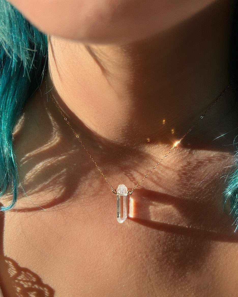Dainty Crystal Quartz Necklace, Mini Crystal Pendant, Delicate Crystal Jewelry, Minimalist Style Crystal Necklace, Tiny Crystal Necklace
