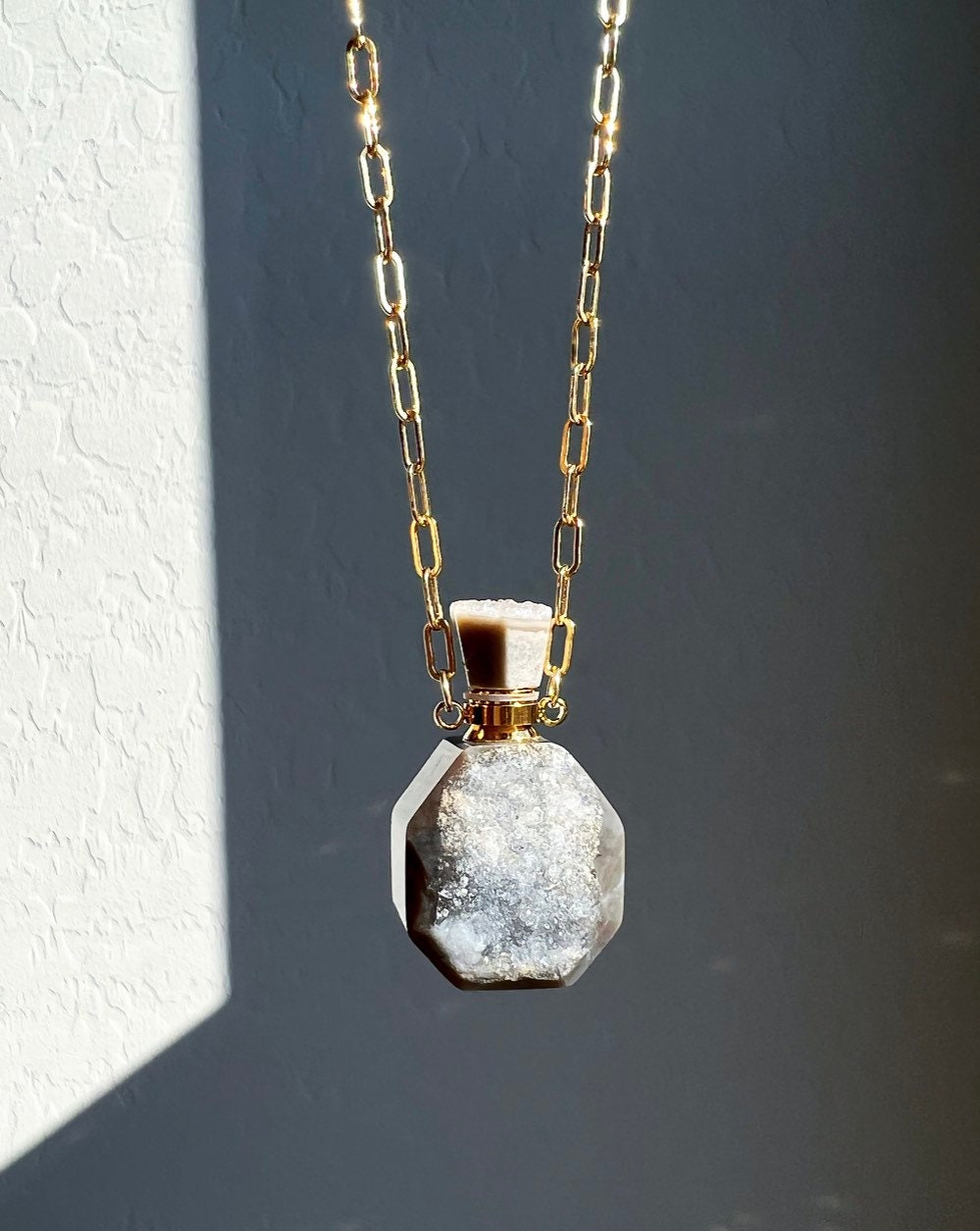 Crystal Druzy Perfume Bottle Necklace, Urn Necklace Crystal, Essential Oil Bottle Pendant, Potion Bottle Pendant, Urn Necklace Human Ashes