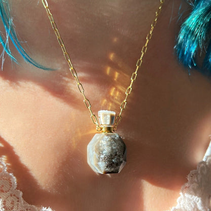 Crystal Druzy Perfume Bottle Necklace, Urn Necklace Crystal, Essential Oil Bottle Pendant, Potion Bottle Pendant, Urn Necklace Human Ashes