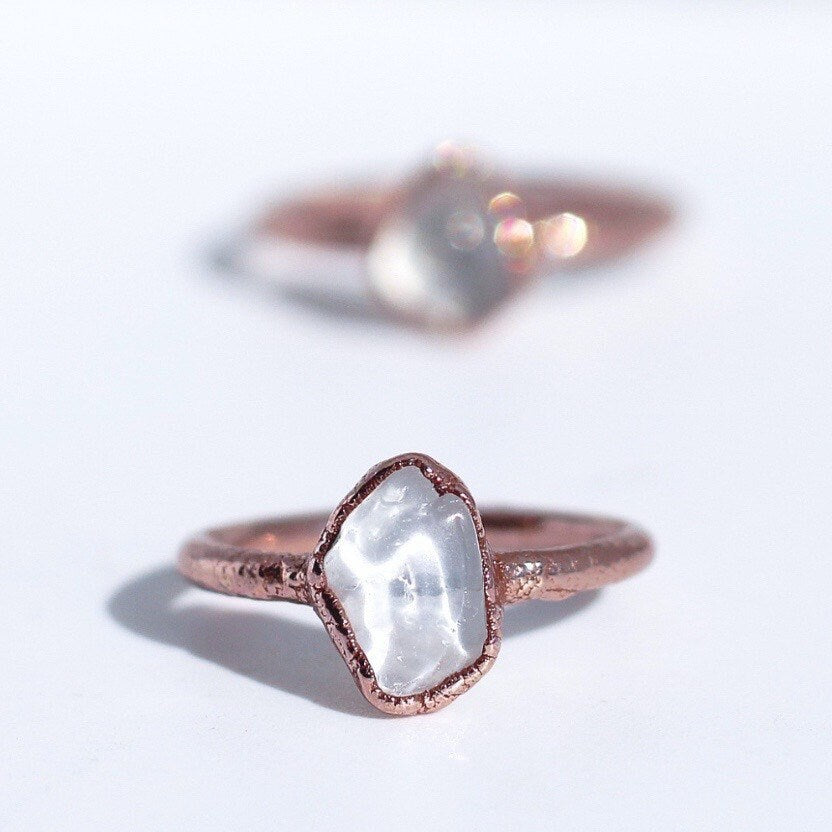 Raw Crystal Quartz Ring, Clear Quartz Raw Stone, Quartz Crystal Ring, Raw Copper Ring, Smooth Crystal Ring, Raw Stone Jewelry