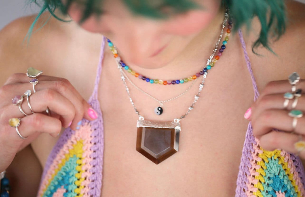Chunky Smoky Quartz with Tiny Star Chain Necklace, Large Terminated Smoky Quartz Pendant, Smoky Quartz Shield Necklace Gold, Dark Crystal