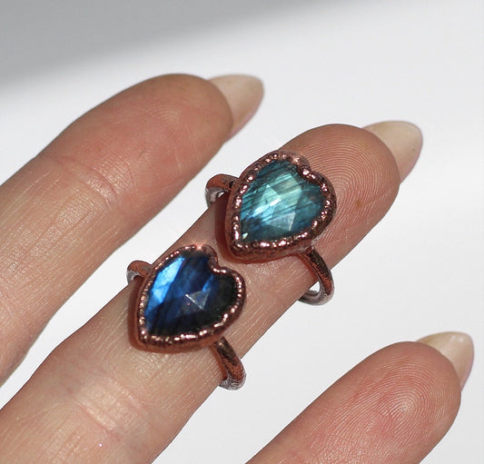 Labradorite Heart Ring, Blue Labradorite Ring, Labradorite Ring Heart, Labradorite Ring Witchy, Labradorite Ring for Women, Heart Jewelry