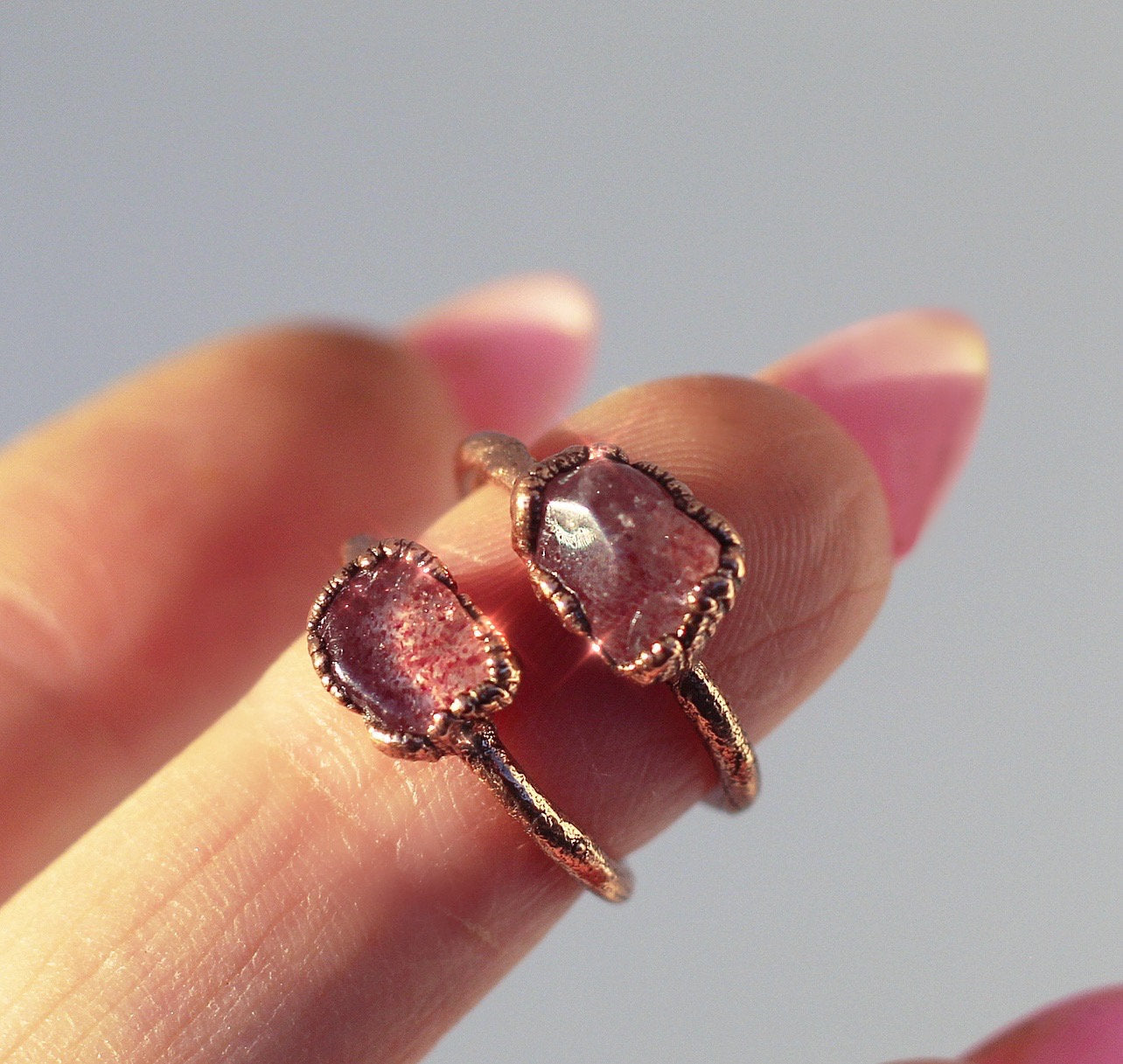 Handcrafted Strawberry Quartz Ring, Copper Setting, Natural Pink Gemstone, Unique Gift for Her, Healing Crystal Jewelry, Boho Chic Style
