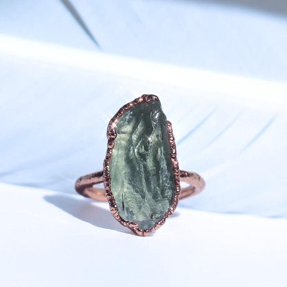 Raw Green Amethyst Ring, Natural Prasiolite Ring, Green Amethyst and Copper Ring, Rough Prasiolite Ring, Green Amethyst Stone Ring