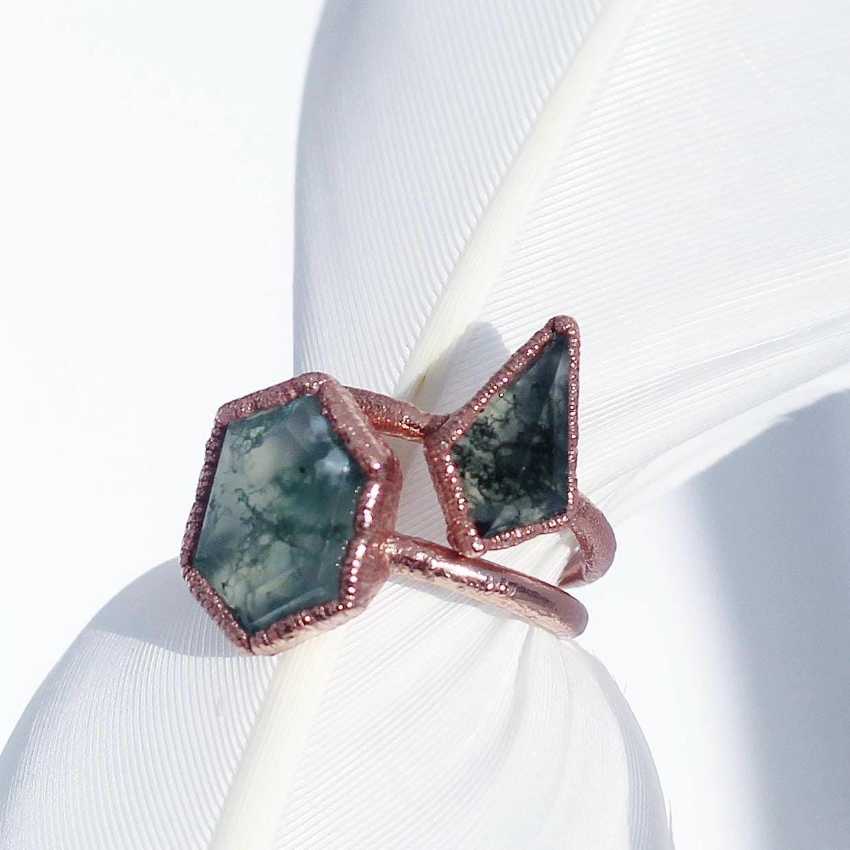 Kite Shape Moss Agate Ring, Copper and Moss Agate Ring, Boho Style Wedding Ring, Organic Style Ring, Triangle Agate Ring, Fantasy Ring