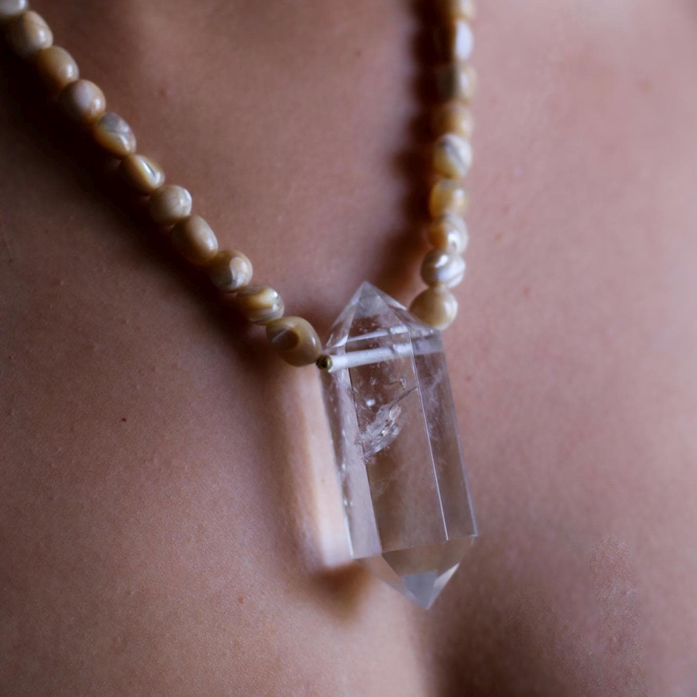 Beachy Boho Crystal Statement Necklace, Seashell and Quartz Necklace, Beachy Style Crystal Jewelry, Beach Photoshoot Jewelry, Resort Jewelry