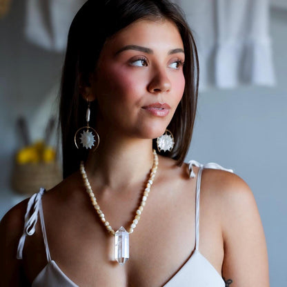 Beachy Boho Crystal Statement Necklace, Seashell and Quartz Necklace, Beachy Style Crystal Jewelry, Beach Photoshoot Jewelry, Resort Jewelry
