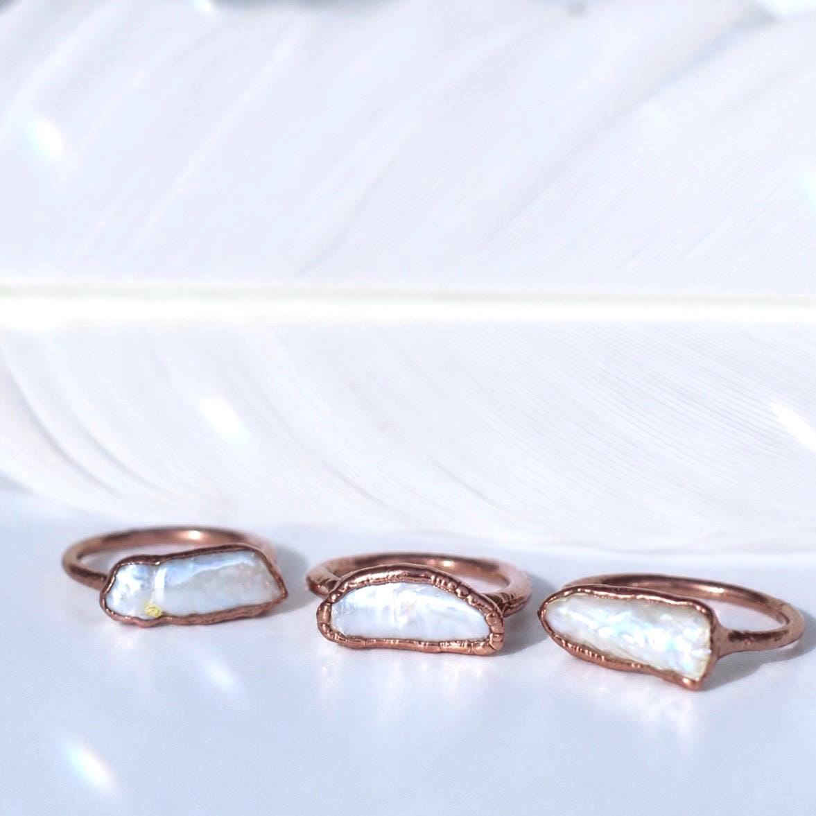 Horizontal Raw Biwa Pearl Ring in Copper, Electroformed Copper Ring, Freshwater Pearl Ring, Alternative Style Pearl, June Birthday Gift