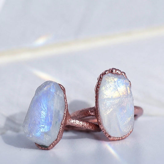 Chunky Raw Rainbow Moonstone Ring in Copper, June Birthstone Ring, Unique June Birthday Gift, Organic Copper Jewelry