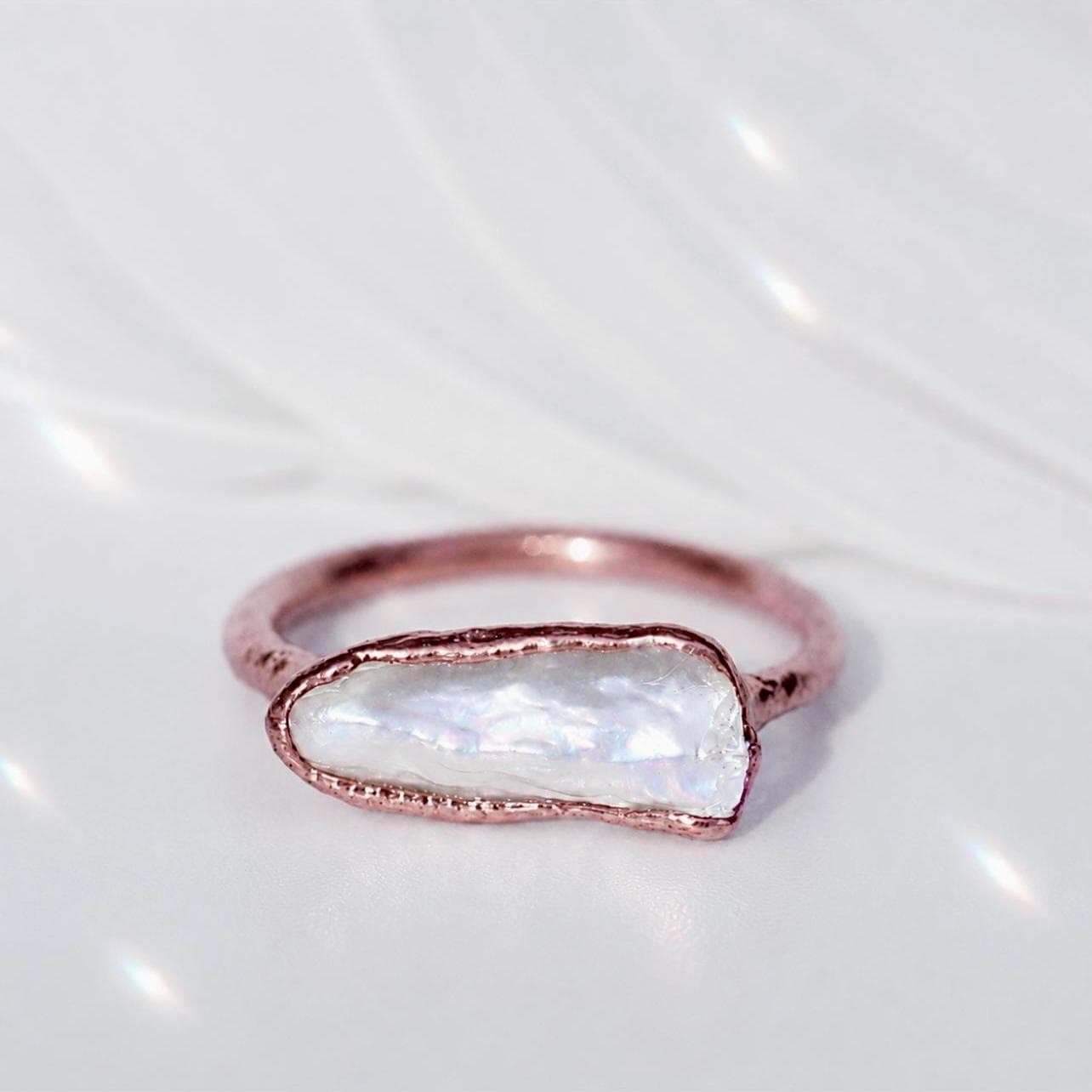 Horizontal Raw Biwa Pearl Ring in Copper, Electroformed Copper Ring, Freshwater Pearl Ring, Alternative Style Pearl, June Birthday Gift