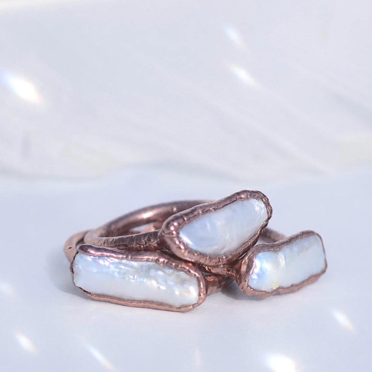 Horizontal Raw Biwa Pearl Ring in Copper, Electroformed Copper Ring, Freshwater Pearl Ring, Alternative Style Pearl, June Birthday Gift