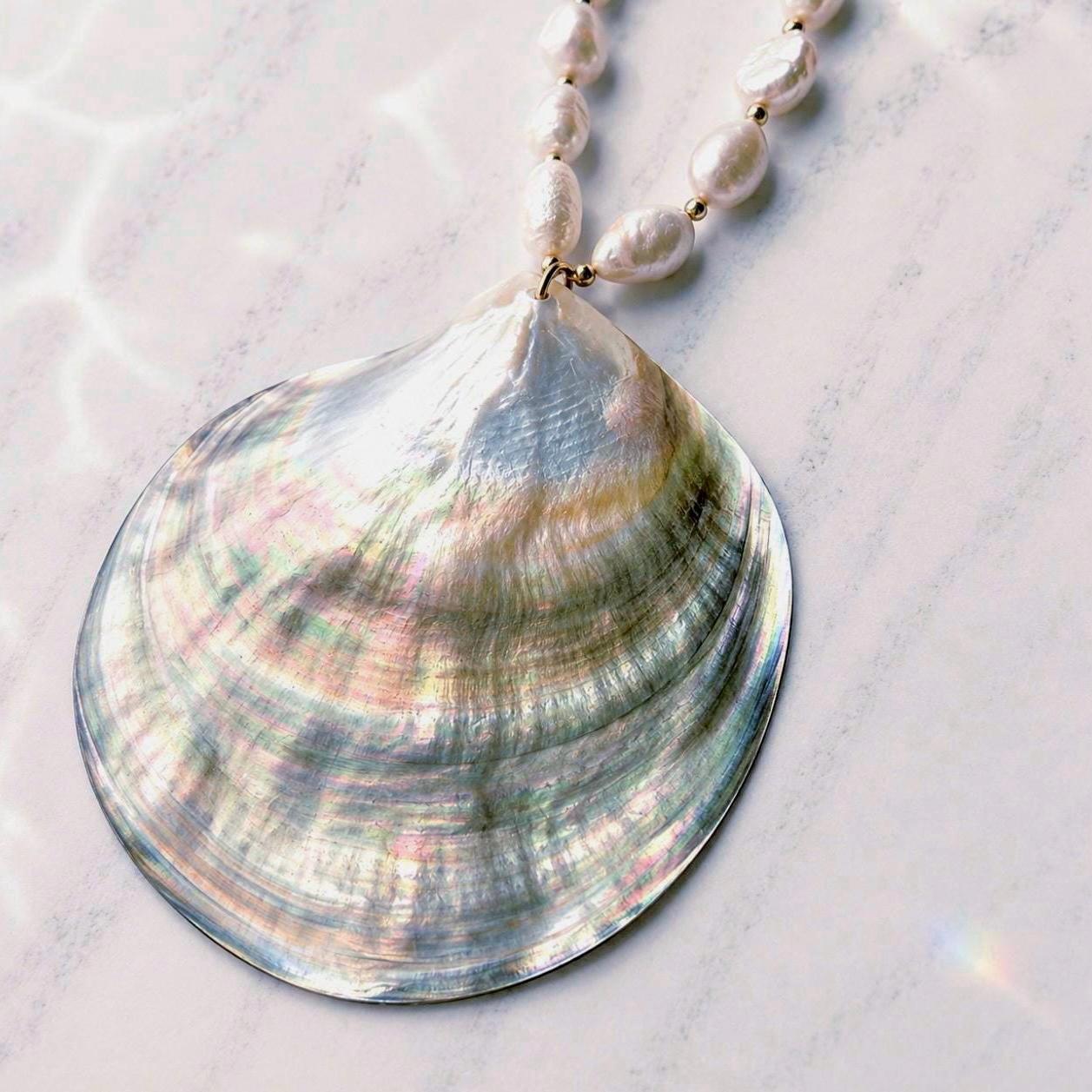 Huge Seashell Necklace, Seashell Statement Necklace, Black Lip Mother of Pearl Shell, Resort Wear Necklace, Beach Photoshoot Jewelry