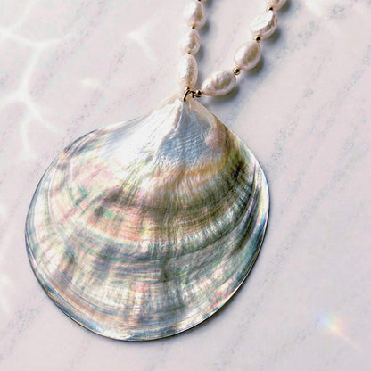 Huge Seashell Necklace, Seashell Statement Necklace, Black Lip Mother of Pearl Shell, Resort Wear Necklace, Beach Photoshoot Jewelry