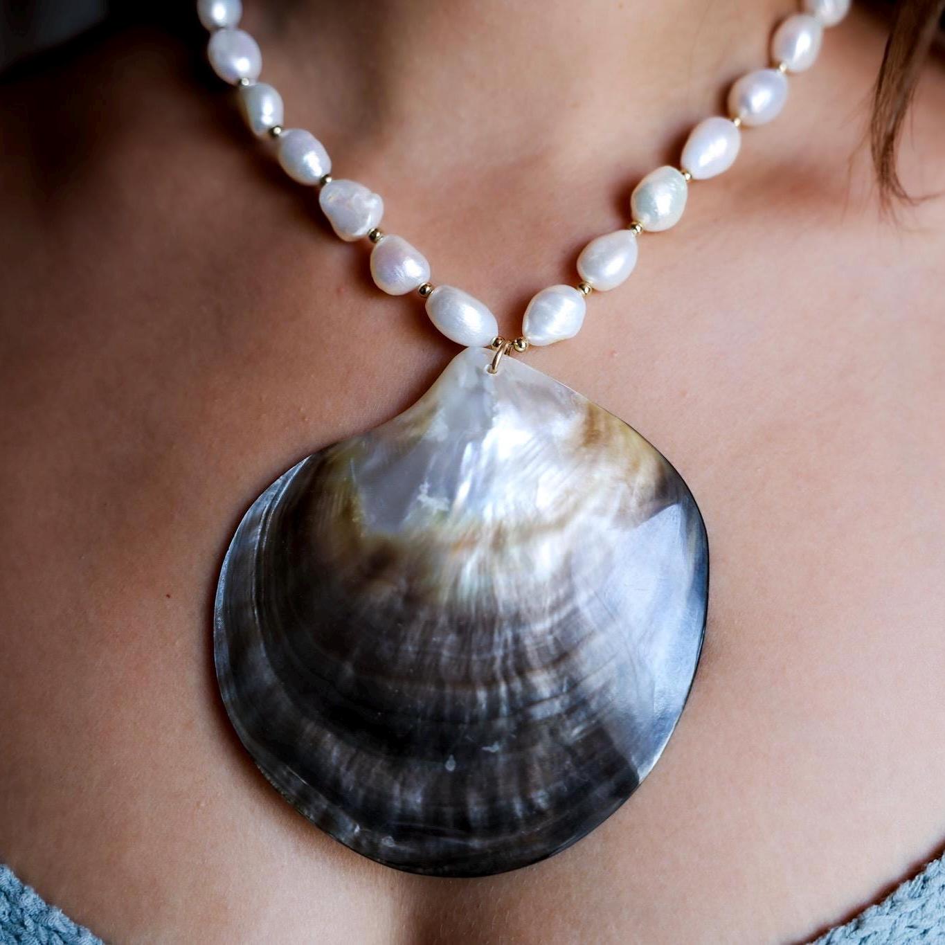 Huge Seashell Necklace, Seashell Statement Necklace, Black Lip Mother of Pearl Shell, Resort Wear Necklace, Beach Photoshoot Jewelry