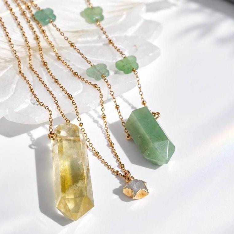 Aventurine Crystal Necklace, Green Butterfly Necklace, Butterfly Bead Jewelry, Chrysoprase Necklace, Nature Inspired Jewelry, Green Crystal