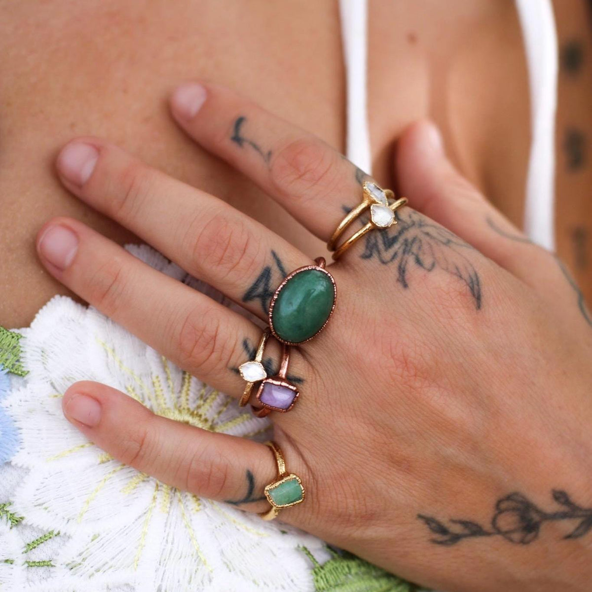 Aventurine Ring in Copper, Good Luck Stone, Green Crystal Ring, Oval Stone Ring, Copper Healing Ring, Organic Style, Horizontal Stone