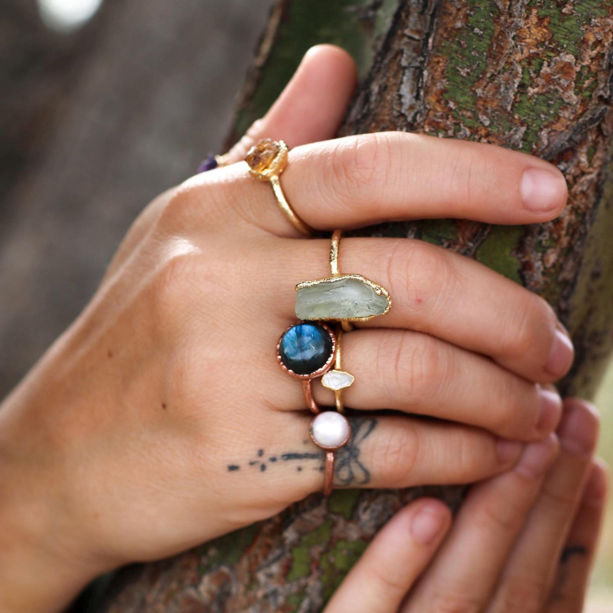Labradorite Circle Ring, Labradorite Raw Stone, Circle Stone Ring, Big Labradorite Ring, Labradorite Jewelry, Labradorite Copper Ring