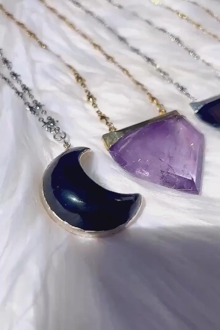 Amethyst Crystal Pendant (Without Chain) – Studd Muffyn