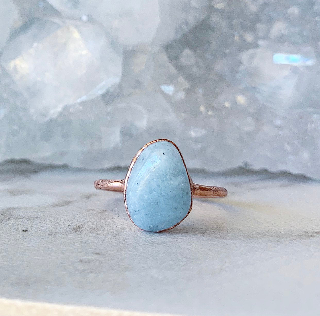 March Birthstone Ring, Round Aquamarine Stone Ring, Raw Aquamarine Crystal Ring, Blue Healing Crystal Ring, Natural Raw Stone Ring Copper