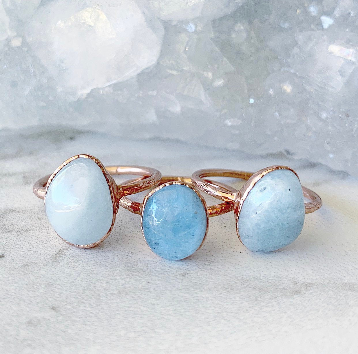 March Birthstone Ring, Round Aquamarine Stone Ring, Raw Aquamarine Crystal Ring, Blue Healing Crystal Ring, Natural Raw Stone Ring Copper