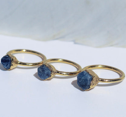 Raw Sapphire Ring in Gold, Stackable Birthstone Ring, September Birthstone Jewelry, Birthstone, September Birthday Gift, Rough Sapphire Ring