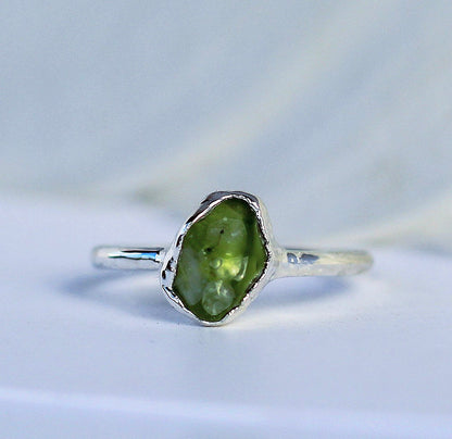 Raw Peridot Ring in Silver, August Birthstone Silver Ring, Bright Green Stone Ring, August Birthstone Silver Jewelry, August Gemstone Gift